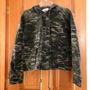 Ashley Heritage Collection Hooded Camo Utility Jacket - Large